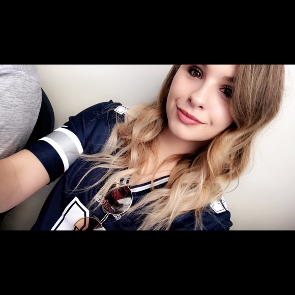 Meet your Posher, Halee - Picture 1 of 1